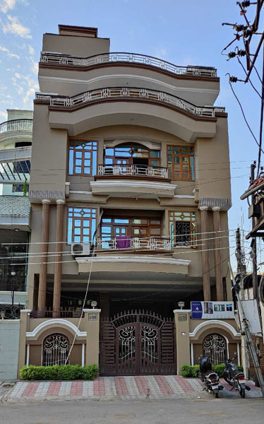Hotels 2600 Sq.ft. for Rent in Varanasi Cantt, Varanasi
