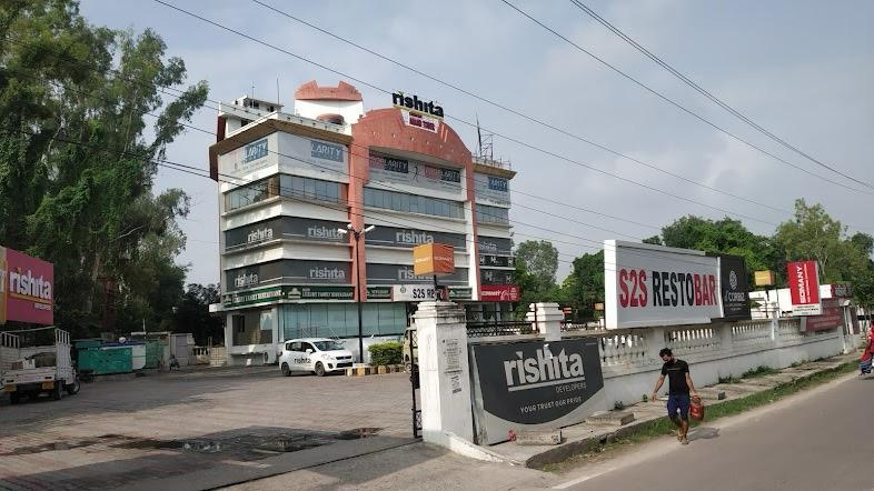  4800 Sq.ft. Showroom for Rent in Vibhuti Khand, Gomti Nagar, Lucknow