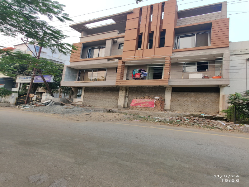  Commercial Shop 1600 Sq.ft. for Rent in Shankar Nagar, Raipur