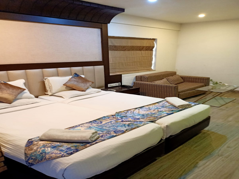  16000 Sq.ft. Hotels for Sale in Park Circus, Kolkata