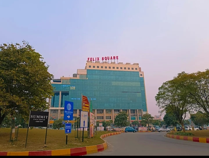  1050 Sq.ft. Office Space for Rent in Amar Shaheed Path, Lucknow