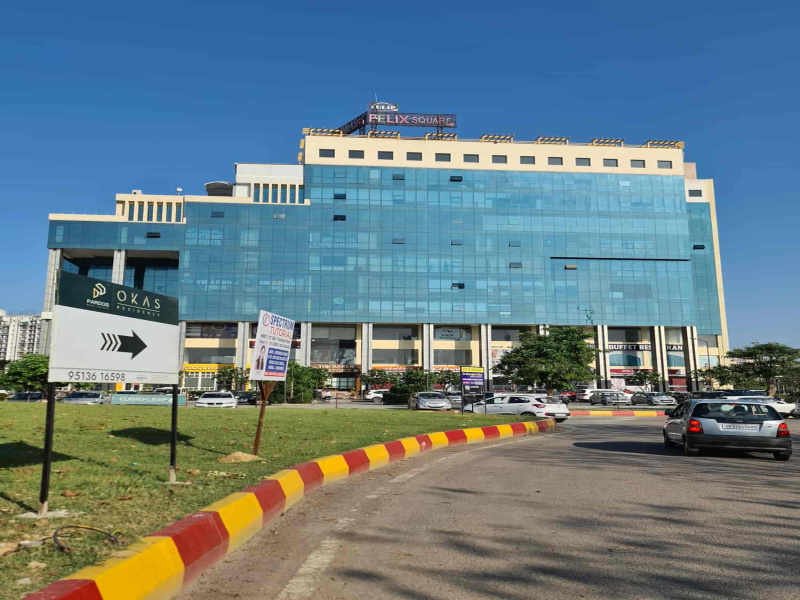  1050 Sq.ft. Office Space for Rent in Amar Shaheed Path, Lucknow