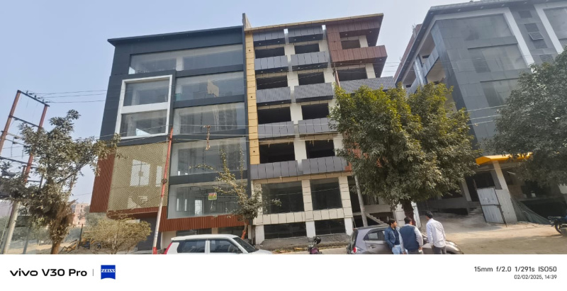 4 BHK Builder Floor 2450 Sq.ft. for Sale in Sector 107 Noida