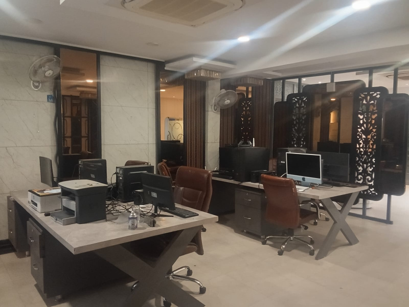  2400 Sq.ft. Office Space for Rent in LDA Colony, Lucknow