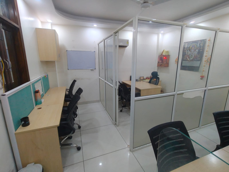  Office Space 350 Sq.ft. for Rent in Laxmi Nagar, Delhi