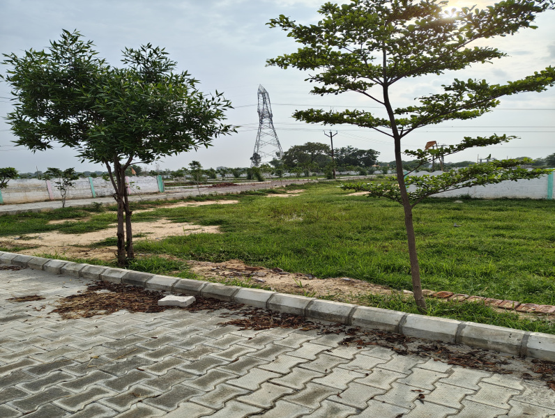  900 Sq.ft. Residential Plot for Sale in Radha Puram Road, Mathura