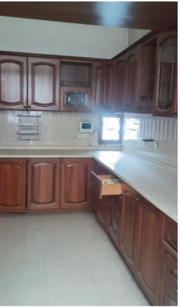 6 BHK 600 Sq. Yards House for Sale in Model Town, Delhi