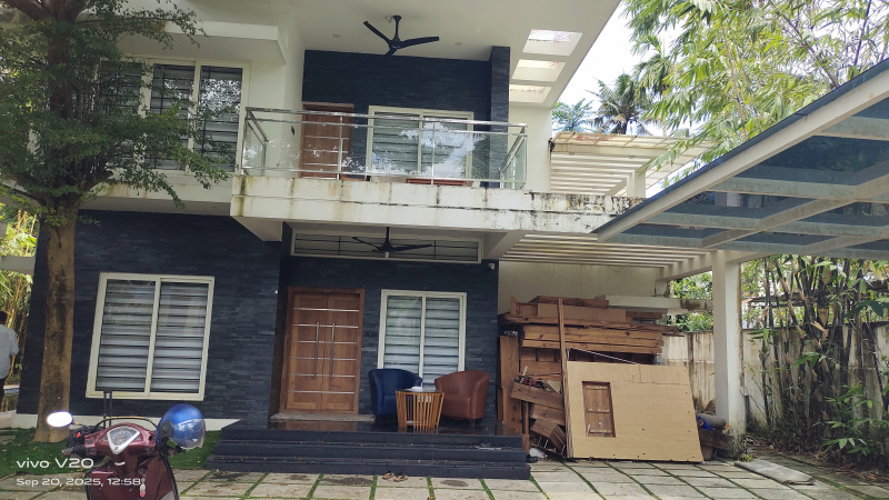 4 BHK House 33000 Sq.ft. for Sale in Kayamkulam, Alappuzha