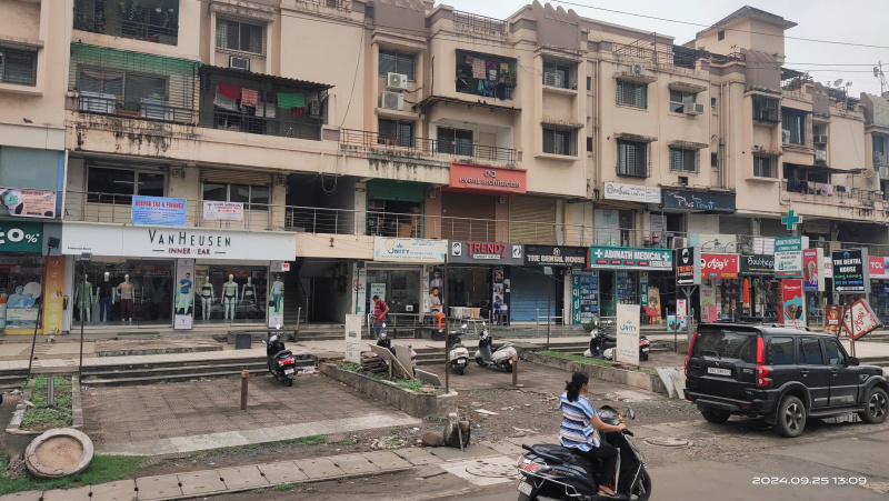  530 Sq.ft. Commercial Shop for Rent in Chala, Vapi