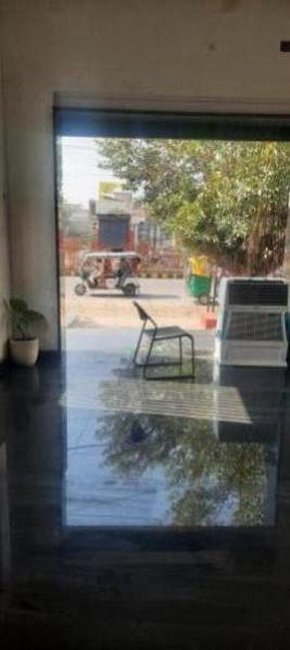  264 Sq.ft. Commercial Shop for Rent in Main Road, Mathura