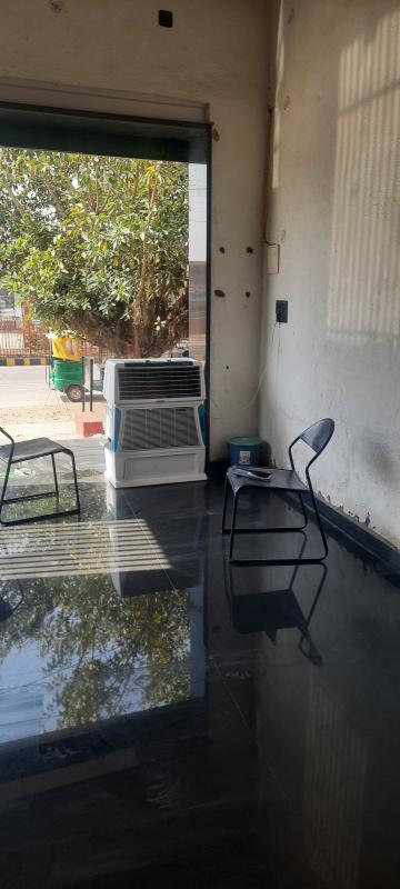  264 Sq.ft. Commercial Shop for Rent in Main Road, Mathura