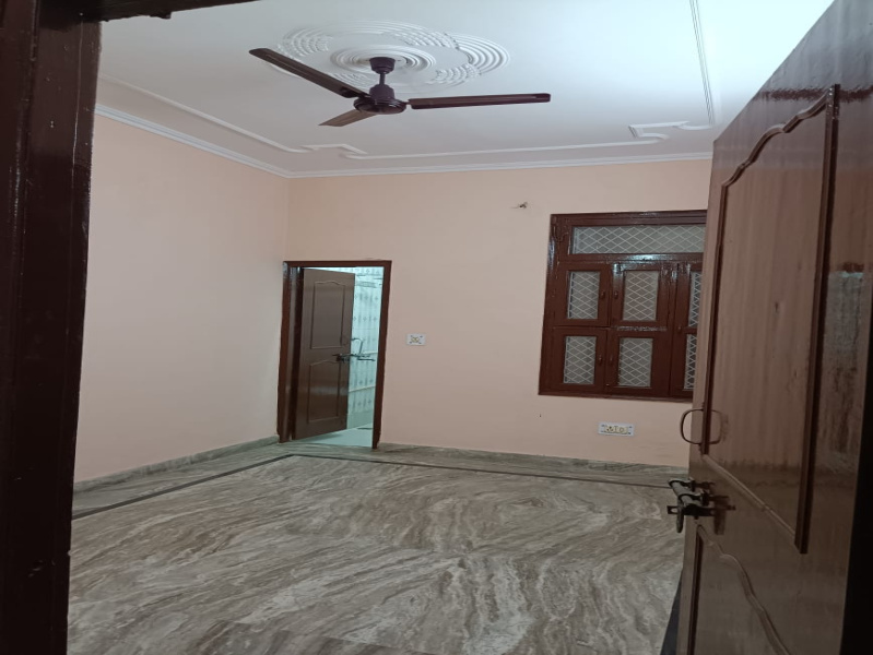 2 BHK Apartment 120 Sq. Yards for Rent in Sector 14 Gurgaon