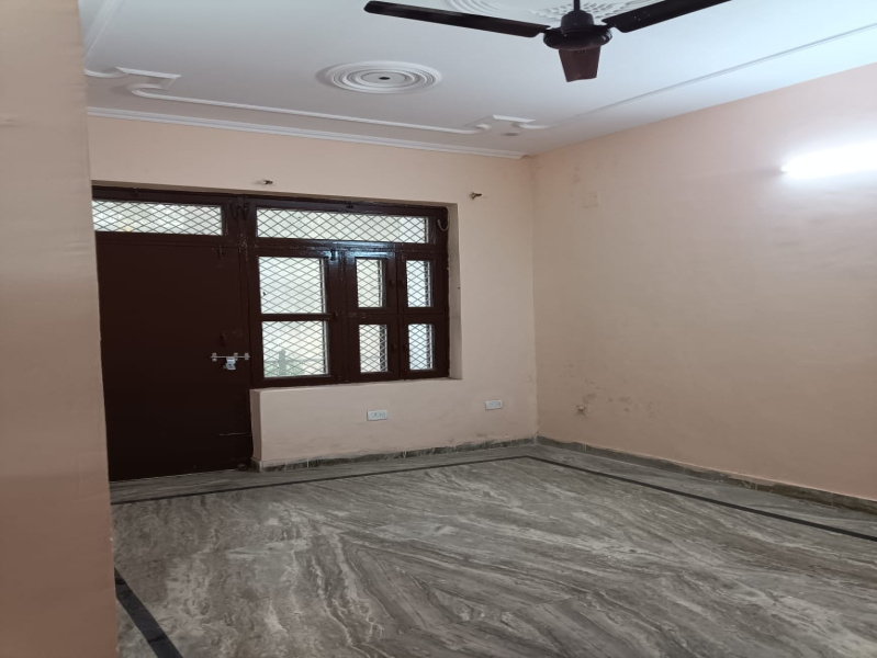 2 BHK Apartment 120 Sq. Yards for Rent in Sector 14 Gurgaon