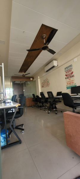  Office Space 639 Sq.ft. for Sale in Shahibaug, Ahmedabad