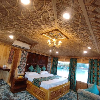 10.0 BHK Hotels for Rent in Dalgate, Srinagar