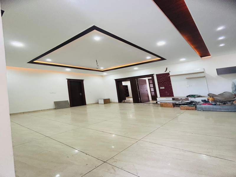 6 BHK House 300 Sq. Yards for Sale in Aerocity, Mohali