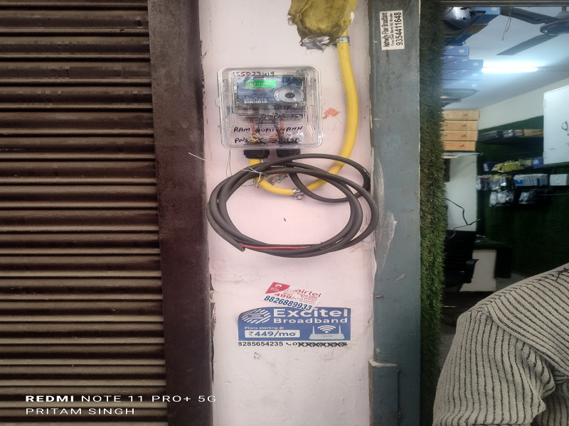  250 Sq.ft. Commercial Shop for Sale in Block W Shakarpur, Delhi