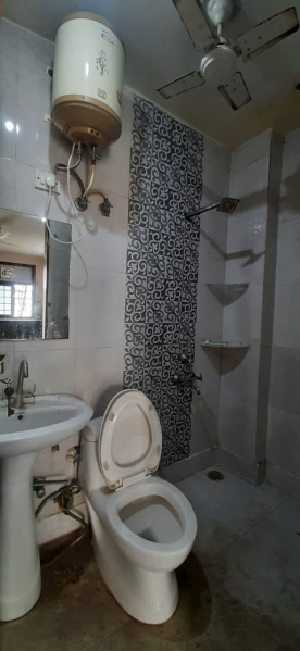 1 BHK 3550 Sq.ft. Builder Floor for Rent in Chattarpur, Delhi