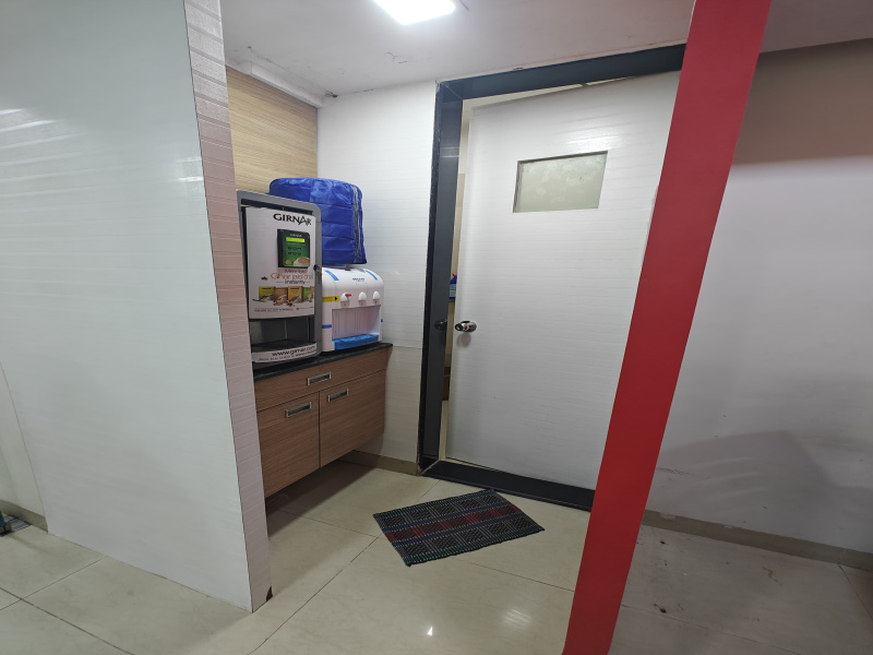  Office Space 1550 Sq.ft. for Sale in Veera Desai Road, Andheri West, Mumbai