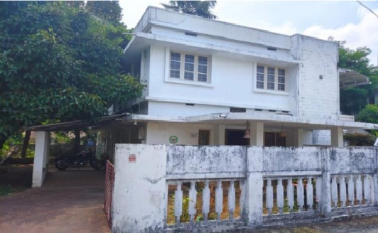 3.5 BHK 10 Cent House for Sale in Aluva, Ernakulam