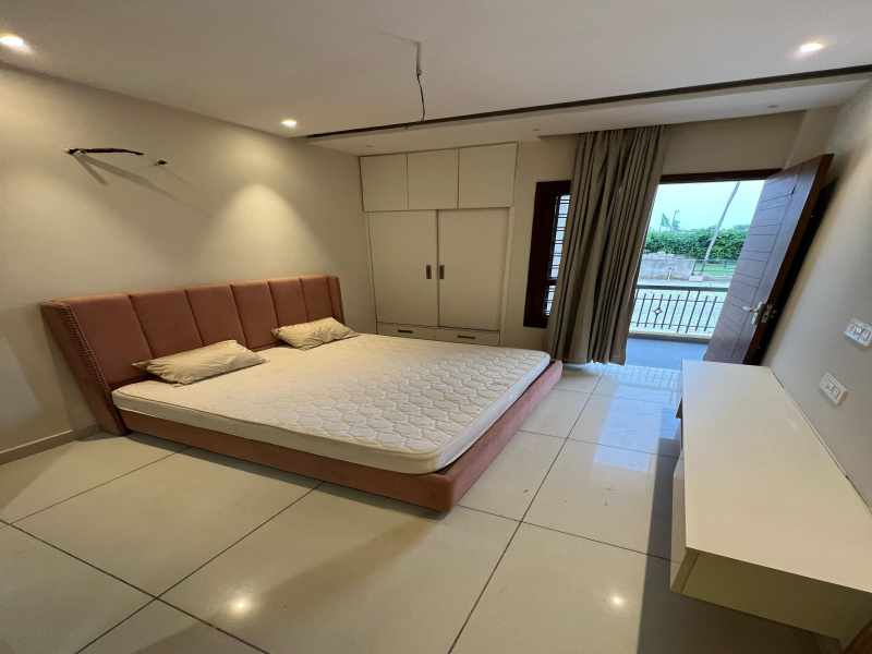 3 BHK Apartment 1995 Sq.ft. for Sale in Highland Marg, Zirakpur