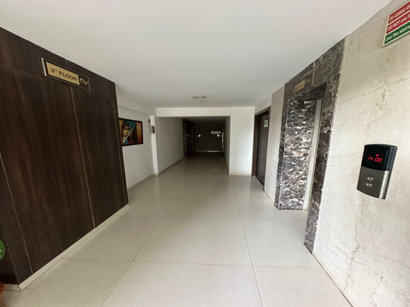 3 BHK 950 Sq.ft. Apartment for Sale in Juhu Circle, Mumbai