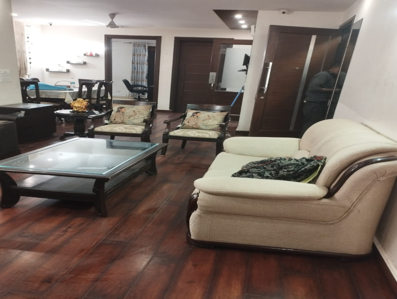 3 BHK Builder Floor 200 Sq. Yards for Sale in Block B6, Safdarjung Enclave, Delhi