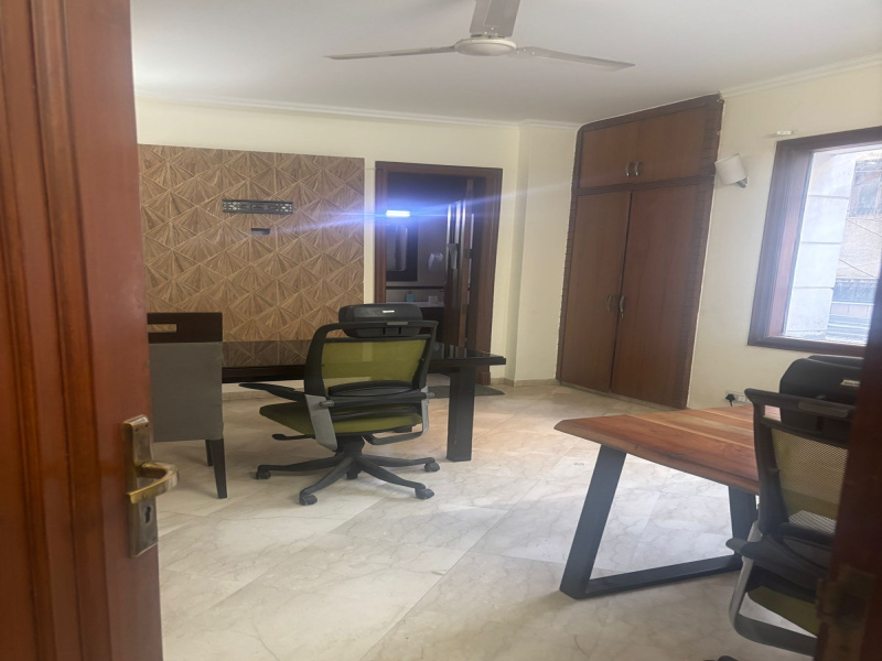 4 BHK Builder Floor 500 Sq. Yards for Sale in Poorvi Marg, Vasant Vihar, Delhi