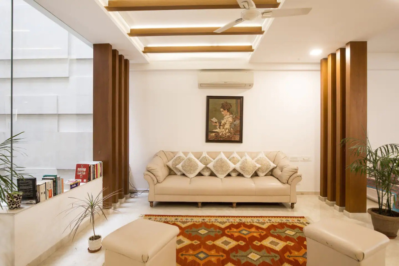  Showroom 2000 Sq.ft. for Rent in South Extension, Delhi