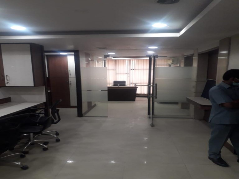  Office Space 3000 Sq.ft. for Rent in South Extension, Delhi