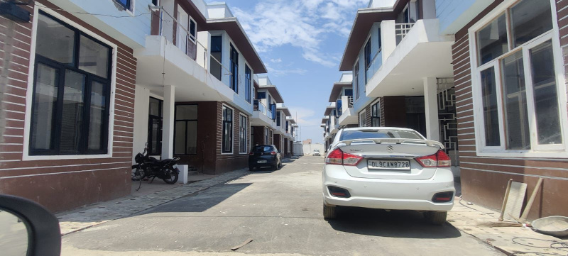 3 BHK 1680 Sq.ft. Villa for Sale in Sector 16B Greater Noida West