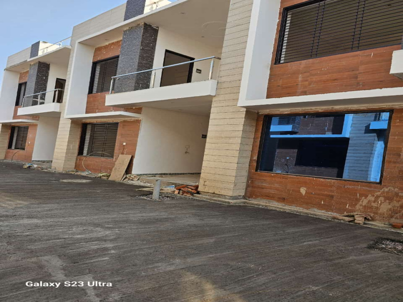 3 BHK 80 Sq. Yards Villa for Sale in Sector 16B Greater Noida West