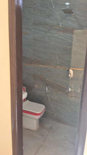 1 BHK 600 Sq.ft. Builder Floor for Sale in Sector 73 Noida