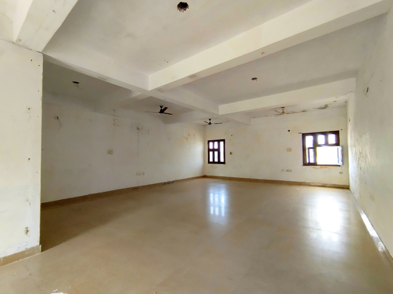  1000 Sq.ft. Office Space for Rent in Krishna Nagar, Mathura