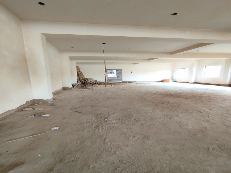  3300 Sq.ft. Commercial Shop for Rent in Krishna Nagar, Mathura