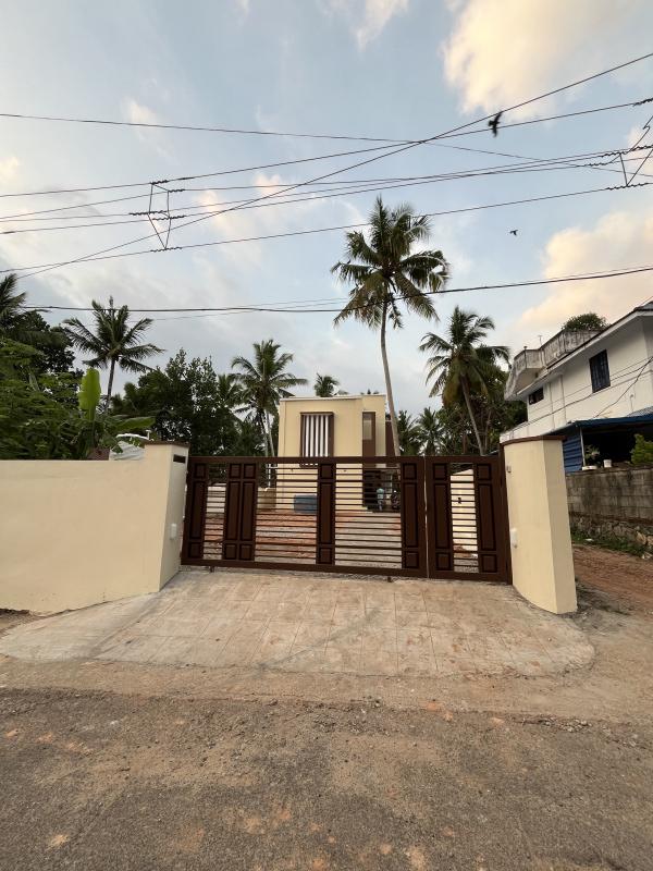 2 BHK Builder Floor 750 Sq.ft. for Rent in Sreekaryam, Thiruvananthapuram