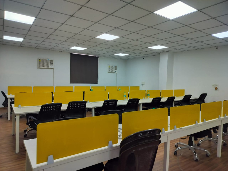  Office Space 3500 Sq.ft. for Rent in Block H Sector 63, Noida