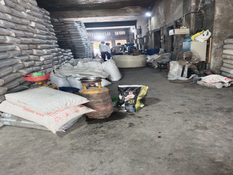  Commercial Shop 2200 Sq.ft. for Sale in Nandore, Palghar