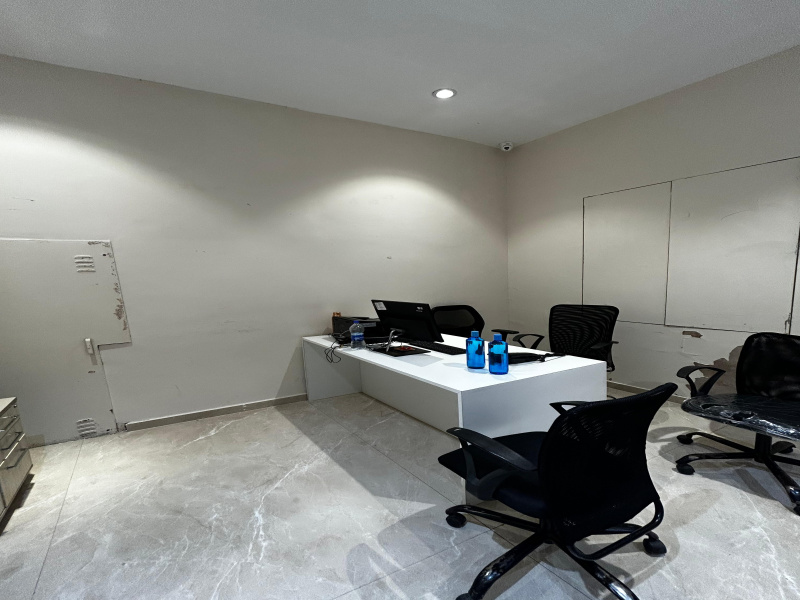  750 Sq.ft. Office Space for Sale in Matunga West, Mumbai