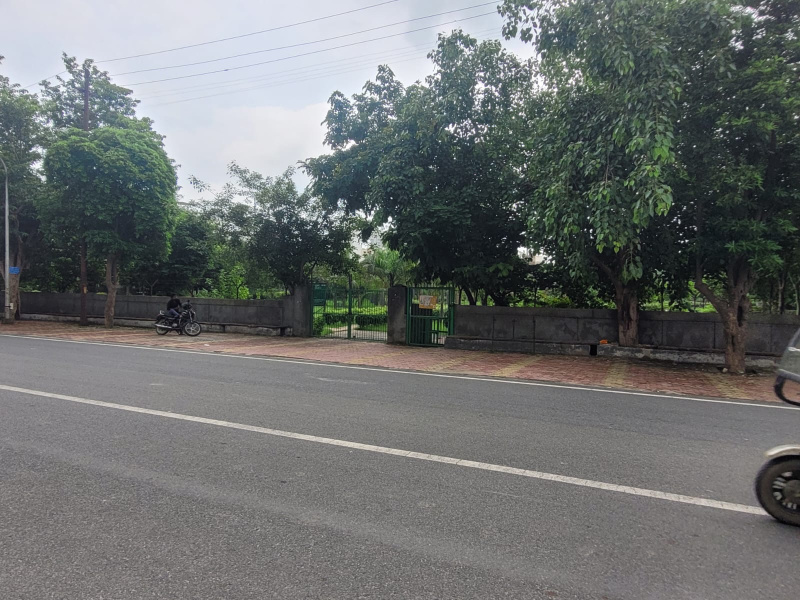  Residential Plot 300 Sq. Meter for Sale in Sector 47 Noida