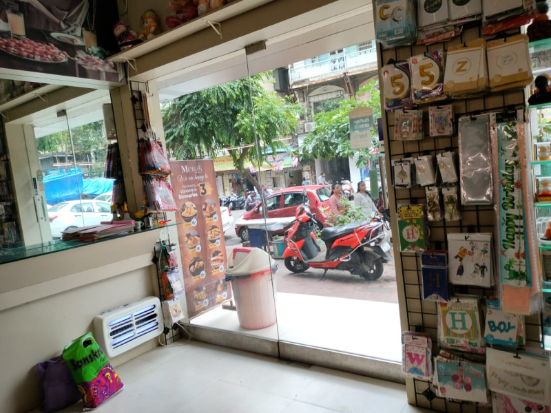  Commercial Shop 320 Sq.ft. for Rent in Charni Road, Girgaon, Mumbai