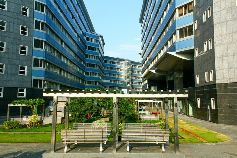  Office Space 3000 Sq.ft. for Sale in Bandra Kurla Complex, Bandra East, Mumbai