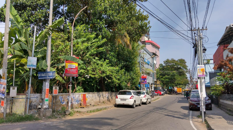  4161 Sq.ft. Commercial Land for Sale in Thammanam, Kochi