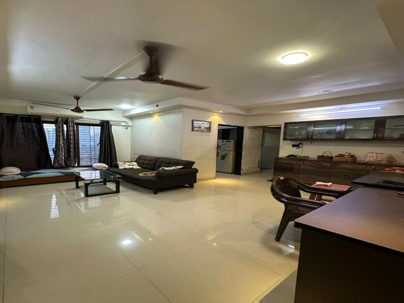 2.5 BHK Apartment 1210 Sq.ft. for Sale in Kandivali West, Mumbai