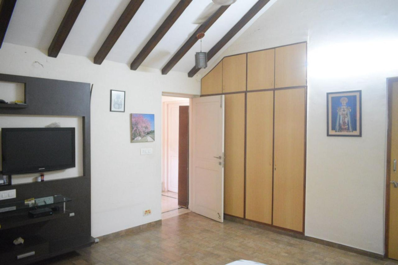 240 Sq. Meter House for Sale in Satellite, Ahmedabad