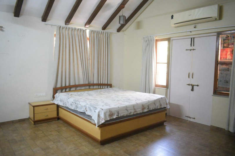 240 Sq. Meter House for Sale in Satellite, Ahmedabad