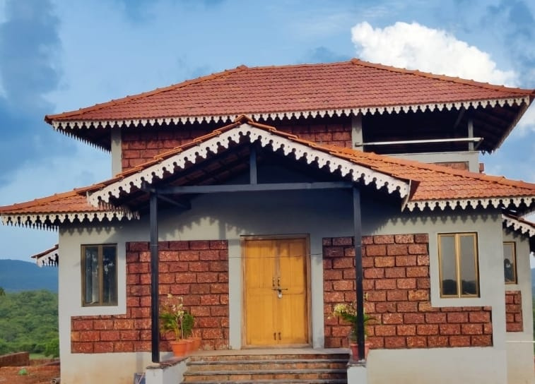 2 BHK Villa 2000 Sq.ft. for Sale in Dapoli, Ratnagiri