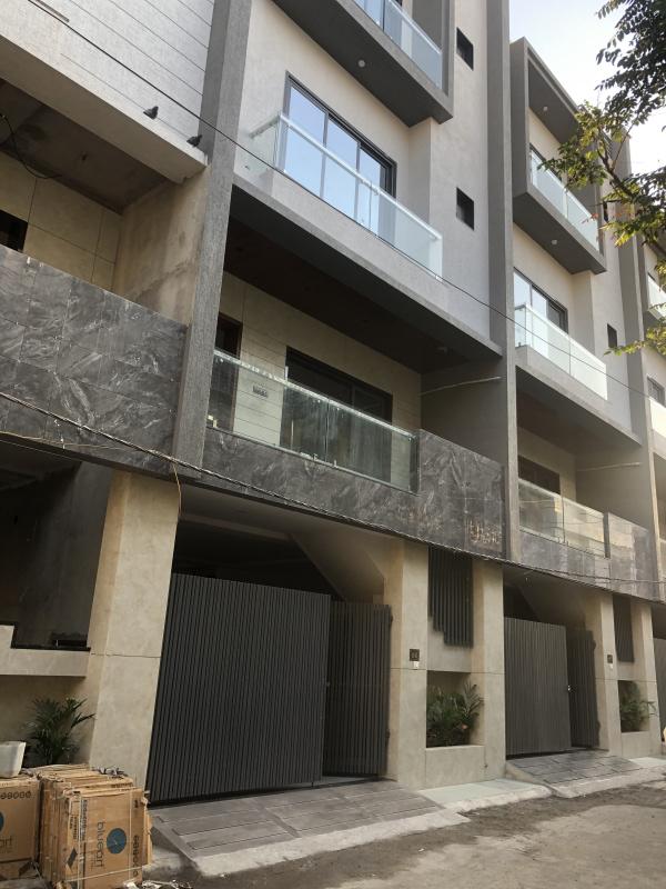 5 BHK House 3000 Sq.ft. for Sale in New Citylight, Surat