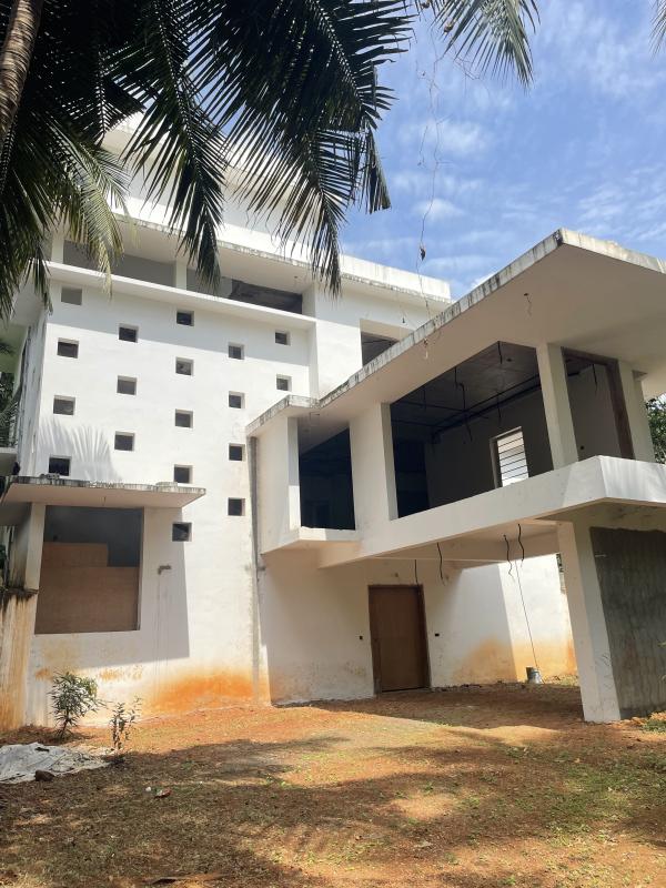 4 BHK Villa 3644 Sq.ft. for Sale in Munduparamba, Malappuram