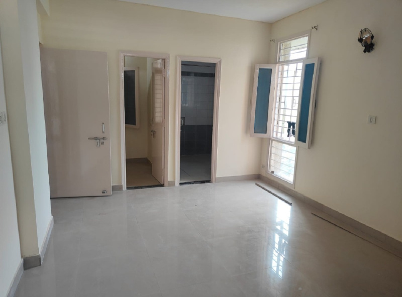 3 BHK Apartment 1350 Sq.ft. for Rent in Sector 47 Noida